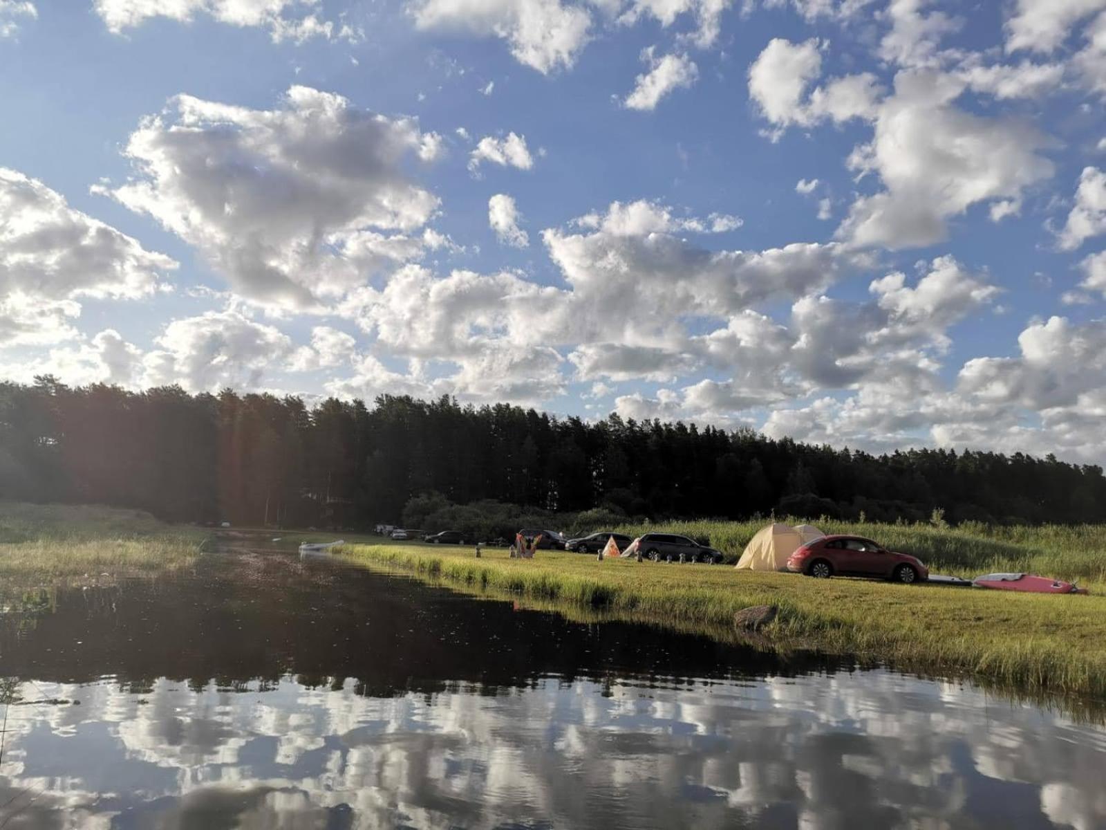 Kempings Ezerpriedes Burtnieki  Exteriér fotografie