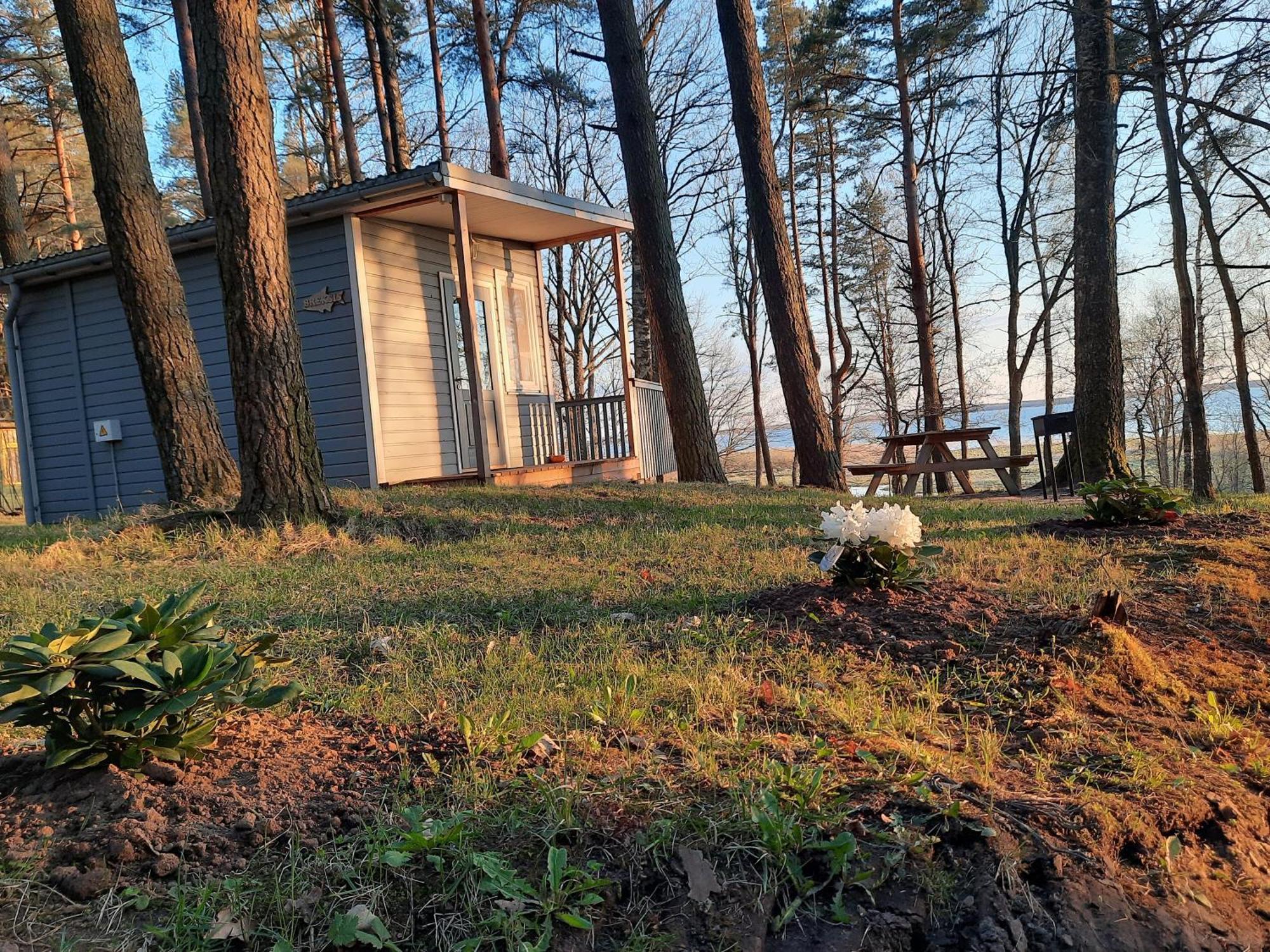 Kempings Ezerpriedes Burtnieki  Exteriér fotografie