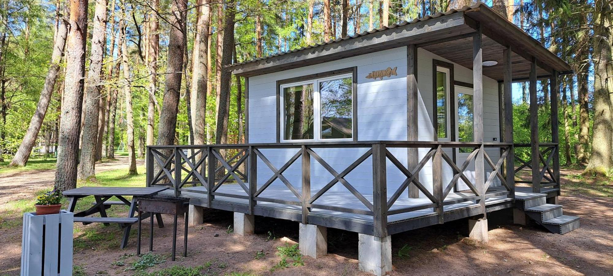 Kempings Ezerpriedes Burtnieki  Exteriér fotografie