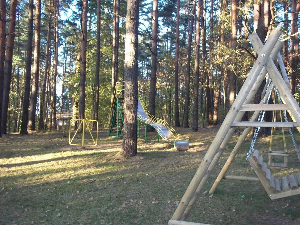 Kempings Ezerpriedes Burtnieki  Exteriér fotografie